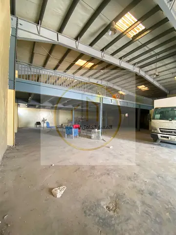 Industrial Warehouse for Rent in Al Sajaa, 10,000 Sq. Ft., G+Mezzanine, 44 kW Three-Phase Electricity and Civil Defense Fire System