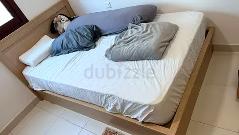 HOME CENTER Single wooden bed frame with mattress - good condition