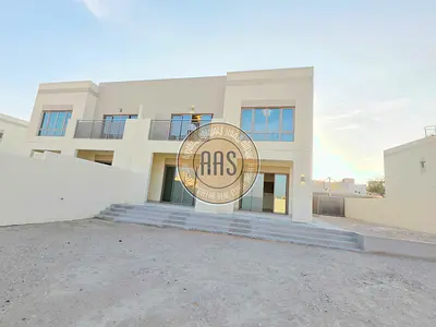 Brand New Luxurious 4bhk Villa With Maidroom On Hot Location