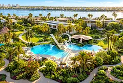 PRIVATE GARDEN | WALK-IN WARDROBE SUITE | BEACH ACCESS