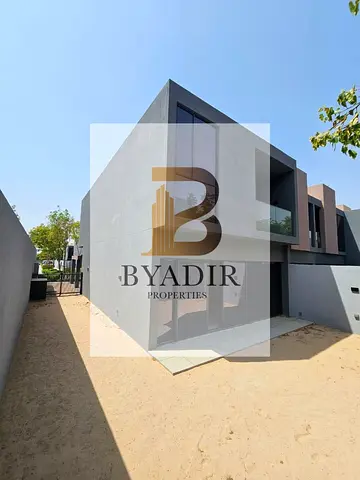 Ready Corner Townhouse in Masaar 1 Robinia