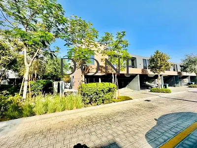 Discount offer LUXURY 4BEDROOM Townhouse Maid room waderobe MasterBed Gym and pool parking 180k