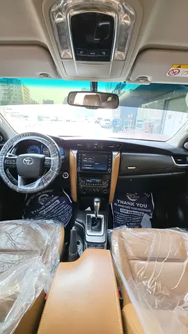 2022 Toyota FORTUNER photo 9