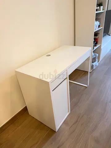 White modern desk with drawer and shelf storage - good condition