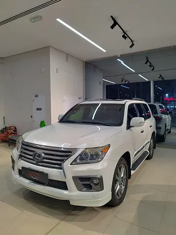 Lexus LX 570 Base 2015 GCC Specs