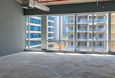 Prestigious Address | 4 Parking | Ready to Move