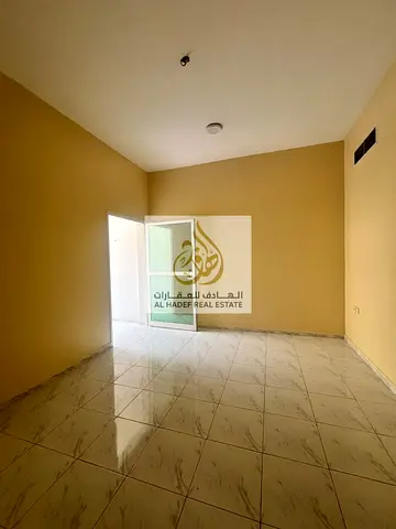 غرفة وصالة للإيجار السنوي في الروضة 2 | تُسلّم مجددة كأول ساكن | بلكونة وتكييف مركزي