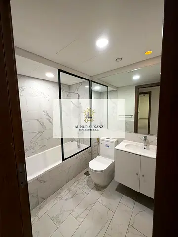 BEST DEAL / 2BHK FOR FAMILY SHARING/ WITH CREEK VIEW /2,3 MINS WALK FROM UNION METRO