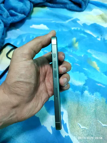 Apple iPhone 15 pro (256GB) - perfect Condition with Box and charger -90% battery capacity