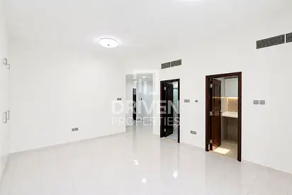 Upgraded Unit | Vacant | Near to Metro Station