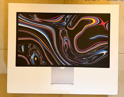 Apple Studio Display 27-inch, 5K Retina Thunderbolt 3