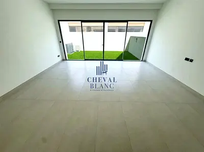 Spacious 5-Bedroom Townhouse + Maid’s Room | Vacant | Costa Brava 1