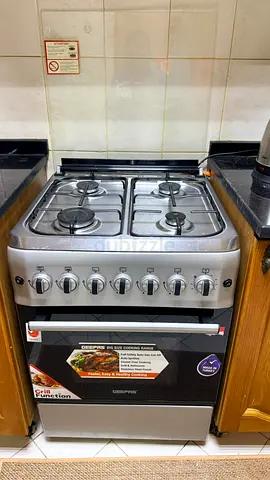 Geepas 4-Burner Gas Cooker with Oven - Good Working Condition