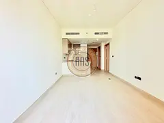 U shape kitchen •• pool view •• chiller free •• 2 washrooms •• Reasy to move
