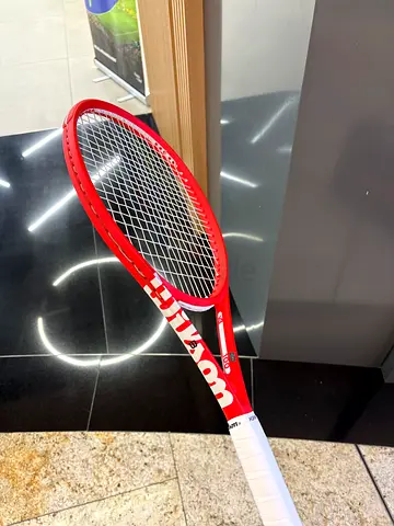 Wilson / Clash V3 Tennis Racket - Red, Good Condition. Only strung once.
