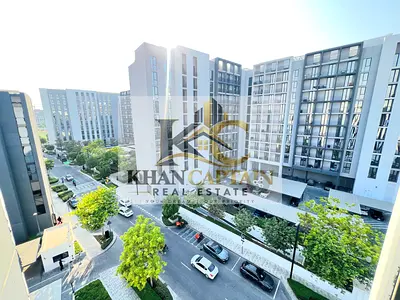 Stylish 1BR Community View with Balcony Two Bath Gym Pool Parking