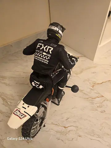 Kids electric dirt bike - used, good condition