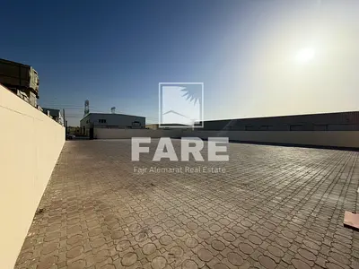 أرض تجارية للبيع بمساحة 14500 قدم مربع