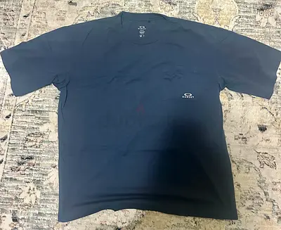 Oakley men's navy short sleeve pocket T-shirt