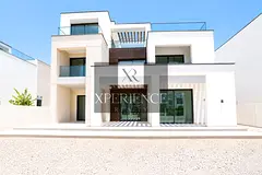 PREMIUM VILLA LIVING |PARK VIEW | LARGE PLOT