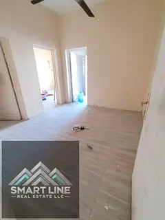 Near to sachool near to bus stops 1bhk with balcony family building rent only 19990