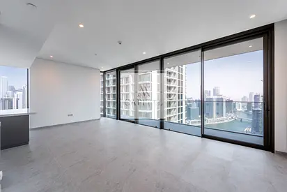 Burj khalifa & Canal view| High floor| Maid's room