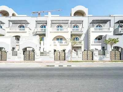 Spacious 4BR Villa | Autumn Townhouses | Multiple Balcony Views
