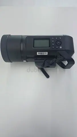 معدات إضاءة احترافية Godox AD600Pro مع الحوامل والحقيبة - بحالة ممتازة