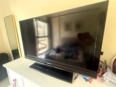 Samsung 40 inch Flat Panel TV - Good Working Condition