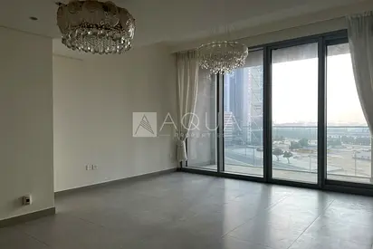Vacant| Downtown | Low Floor | Bright