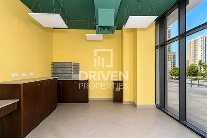 Retail | Fitted | High Visibility | Road Facing