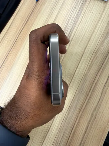 iPhone 15 Pro - Desert titanium 256 GB