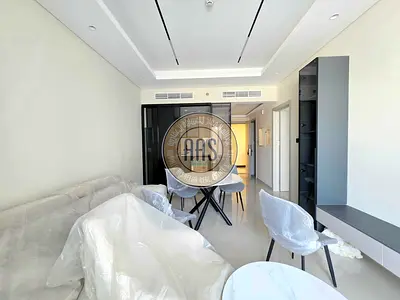 شقة حديثة بغرفة نوم واحدة | سكن بإطلالة رياضية | شرفة وإطلالات على المدينة