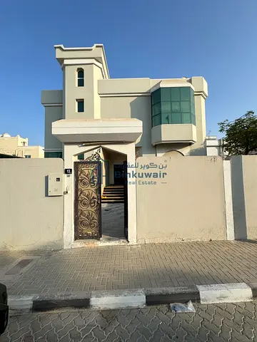 Excellent villa for rent in Al Jazat