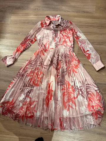 Light Pink Floral Long Sleeve Pleated Maxi Dress