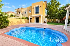 Private Pool | Fully Upgraded | Lake Backing