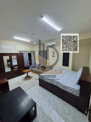🛋️ استوديو مفروش فاخر بمساحة كبيرة ومطبخ منفصل للإيجار الشهري في النخيل، عجمان ✨
