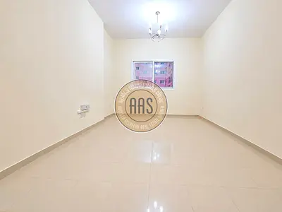 Front of bus chiller free huge Studio with all amenities