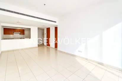 Unfurnished l Vacant l Pool View
