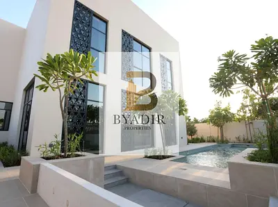 Modern Townhouse Offering Privacy and Peaceful Living