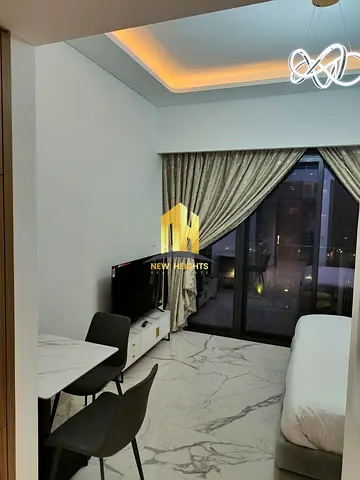 استوديو مفروش | عزيزي ريفييرا 28 | إطلالة على وسط المدينة