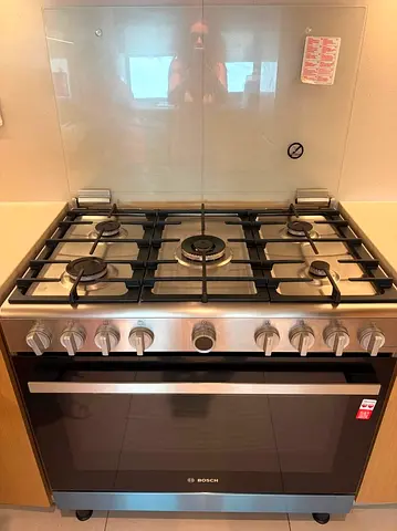 Free Delivery- BOSCH Latest Model 5-Burner Full Gass With Fan Oven Cooking Range 90x60 CM
