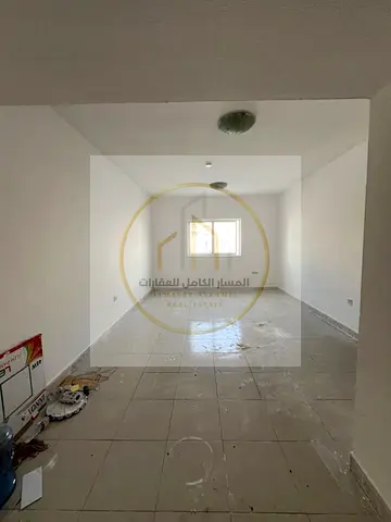 شقة غرفة وصالة للإيجار في القليعة بالشارقة بتصميم عملي ومناسب للسكن