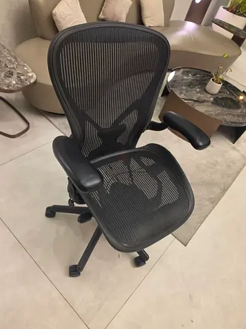 Herman Miller Aeron Office Chair With Adjustable Arms & Lumber Support Excellent Condition