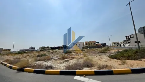 CORNER VILLA PLOT FREEHOLD FOR All NATIINAItY