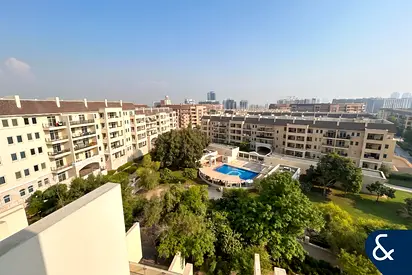 One Bed + Study I Upgraded I Vacant I Pool View