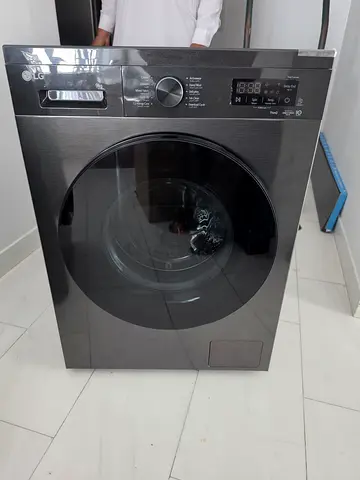 LG Latest model Washing machine 9kg Black Almost Brand new