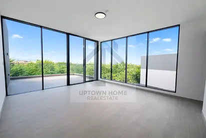 5 bed / ready to move/ masters/ with pool