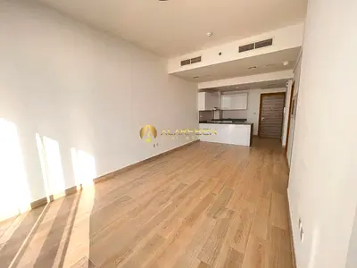 Park View | Spacious Unit | Prime Location