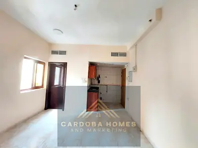 Spacious studio near to chorniche and Park available for rent